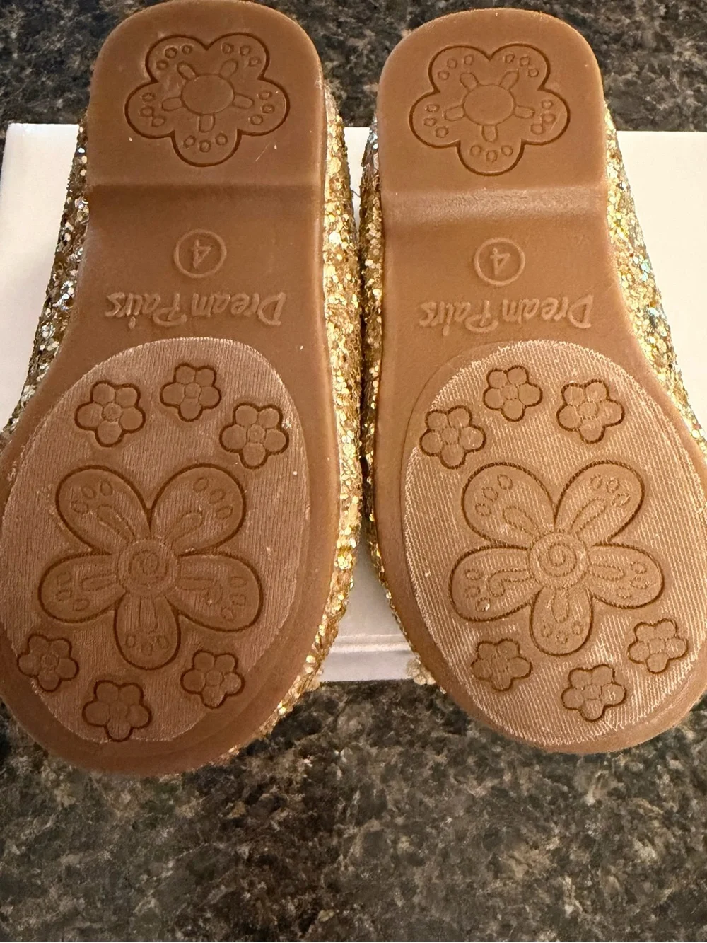Dream Pairs Girls Size 4 Gold Glitter Dress Shoes / Ballet Flats – New in Box ✨